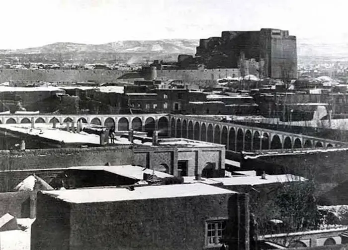 عکس قدیمی سیاه سفید از ارگ علیشاه در تبریز 1456454