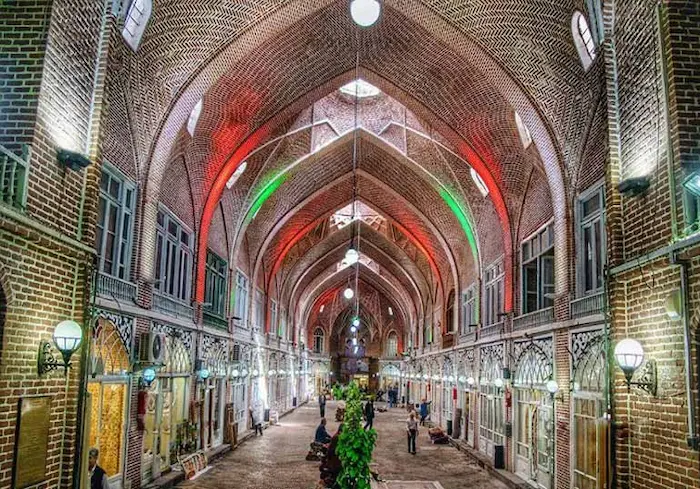 معماری و ساختار داخلی آجری بازار بزرگ تبریز در نزدیگی قلعه تبریز 156456