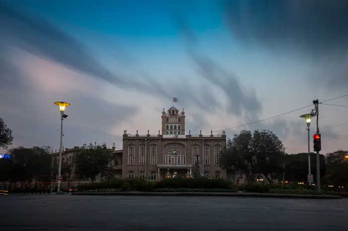 نمای بیرونی ساختمان و میدان ساعت تبریز 475478