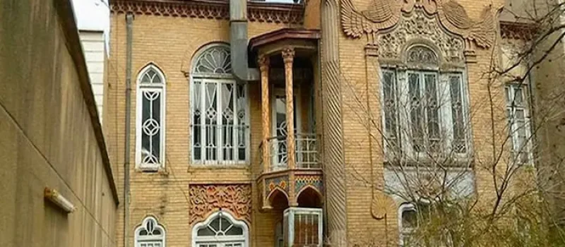 خانه ویلایی کلنگی با نمای آجری در تبریز 4168454856